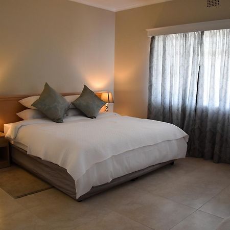 34Onlincoln Guesthouse Bellville Esterno foto