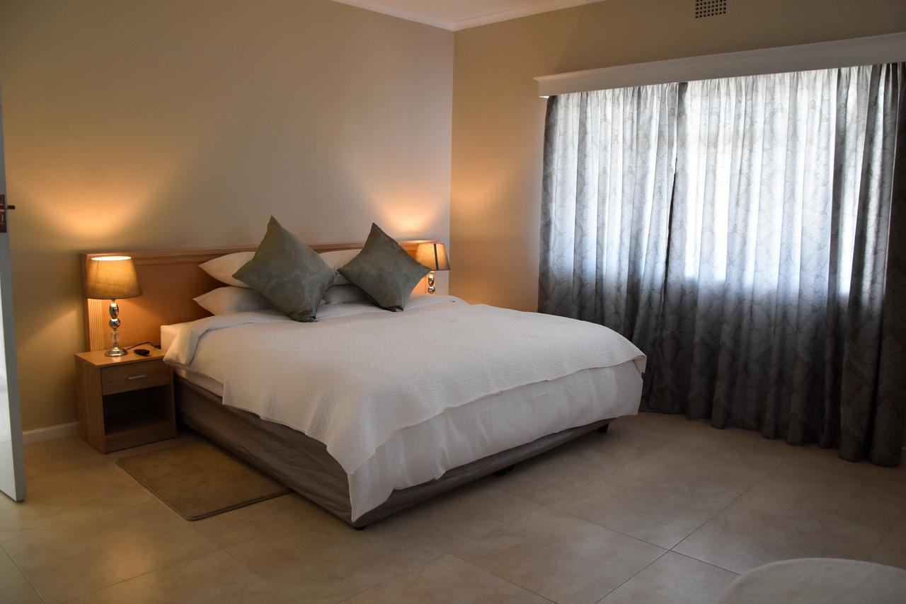 34Onlincoln Guesthouse Bellville Esterno foto