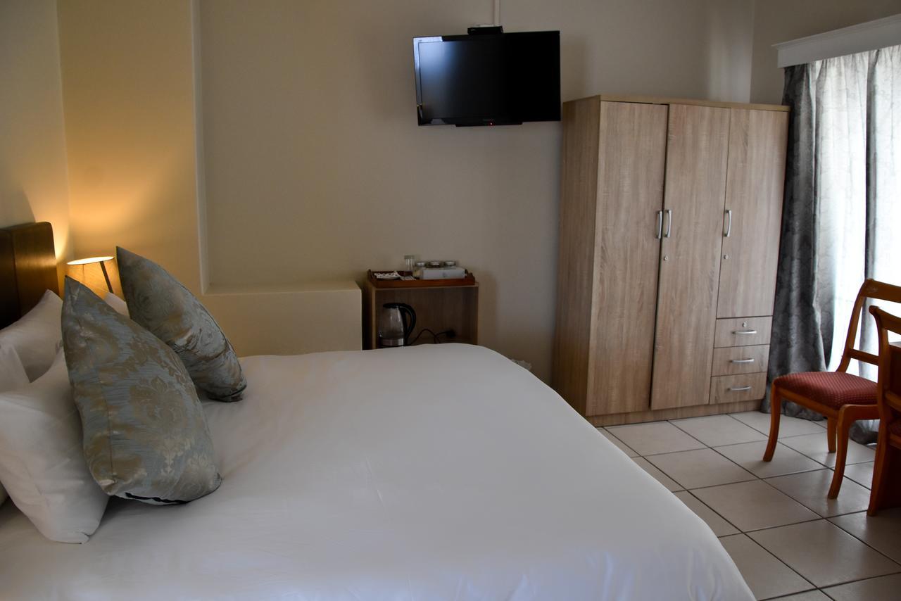 34Onlincoln Guesthouse Bellville Esterno foto